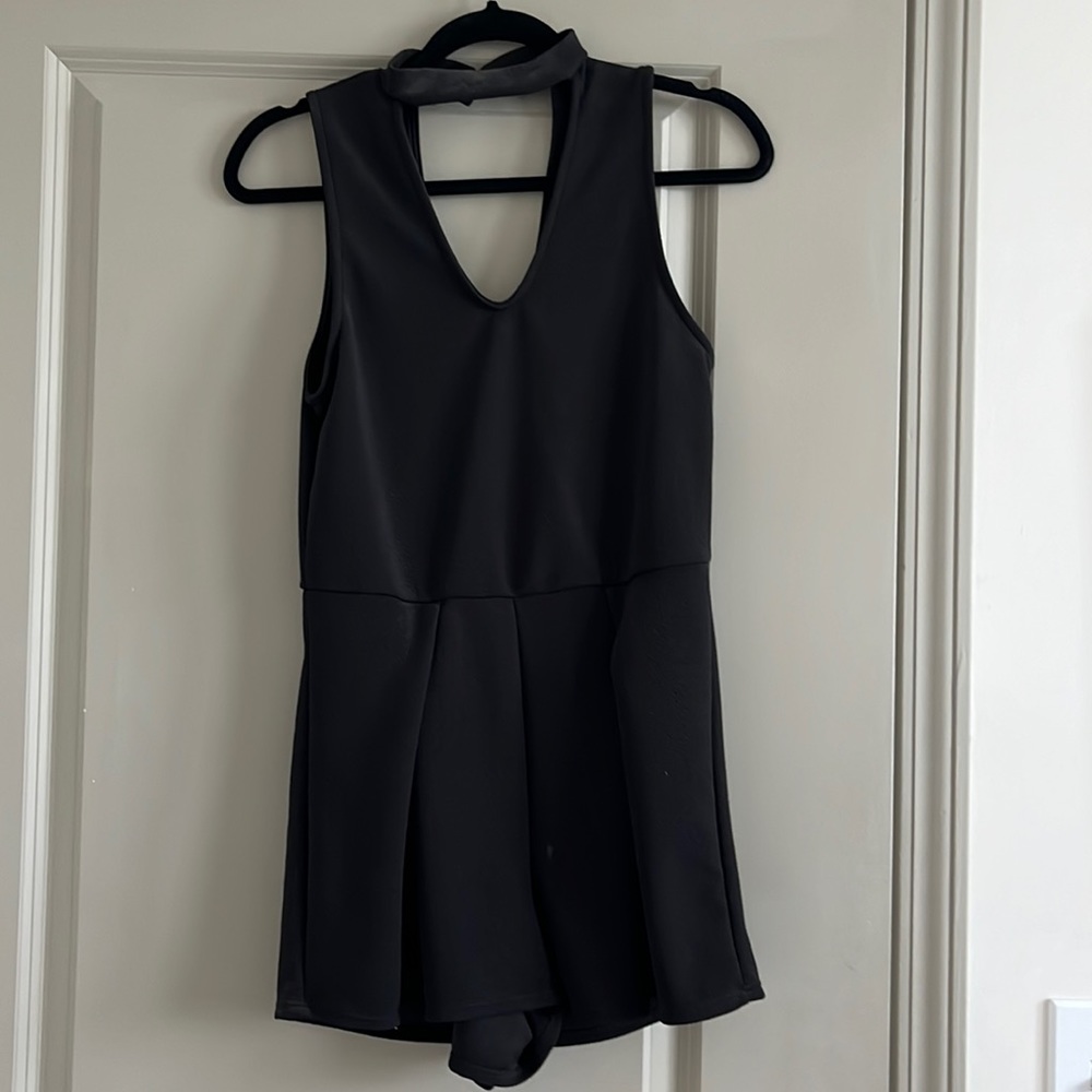 Rue21 Wrap Around Neck Black Romper. Size M.